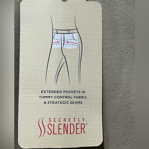 St. John's Bay MIDRISE CAPRI, EASY FIT HIKING, WOMEN SIZE 16 - Picture 10 of 11